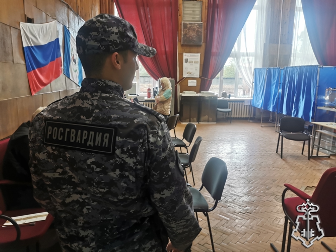 Росгвардейцы обеспечили безопасность проведения выборов в Иркутской области