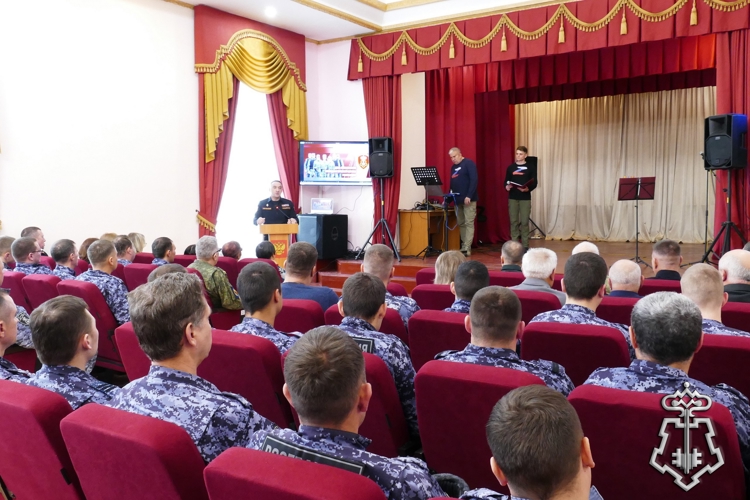 В День вневедомственной охраны росгвардейцы из Иркутска открыли мемориальную доску памяти погибших коллег