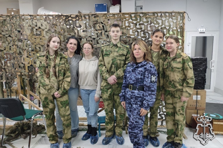 Сотрудники вневедомственной охраны и кадеты Росгвардии присоединились к акции «СВОих не бросаем»