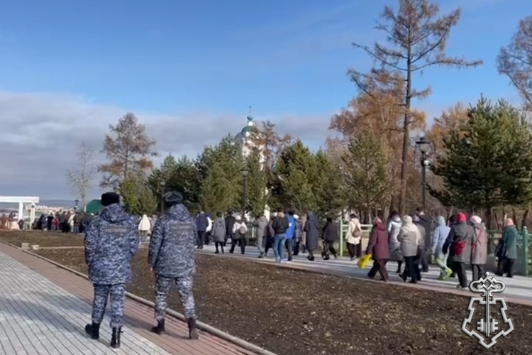 Росгвардейцы обеспечили безопасность празднования Дня народного единства в Иркутской области и присоединились к памятному шествию