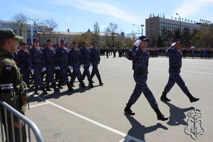 В День Победы сотрудники вневедомственной охраны Приангарья прошли торжественным шествием по улицам Иркутска