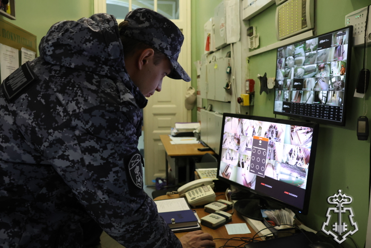 Сотрудники Росгвардии проверяют безопасность детских оздоровительных лагерей в Иркутской области